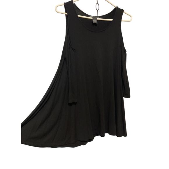 Chelsea & Theodore Cold Shoulder Black Top Size Small - Picture 6 of 6